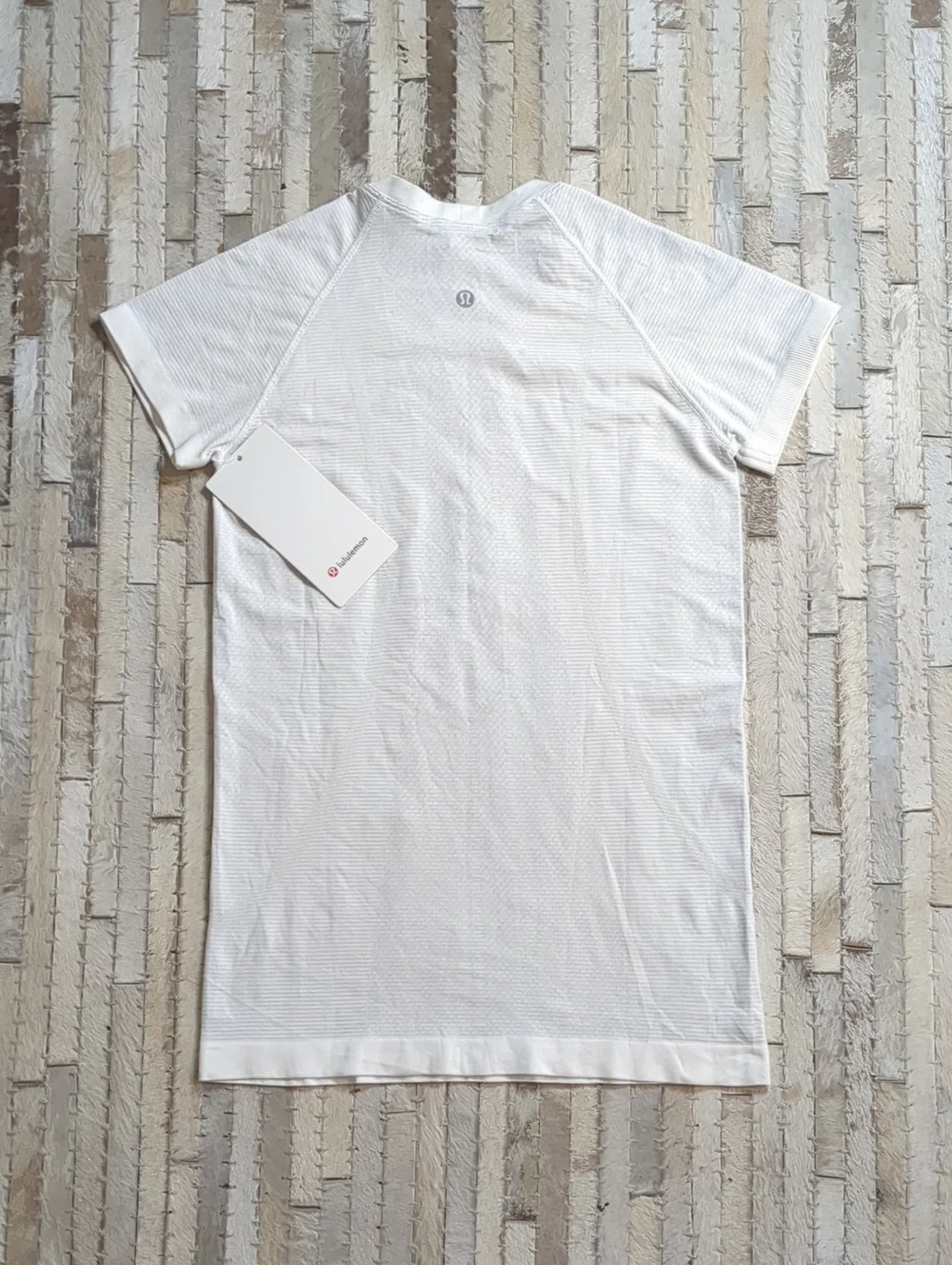 Lululemon Women's 6 Swiftly Tech Short Sleeve 2.0 White Shirt NWT
